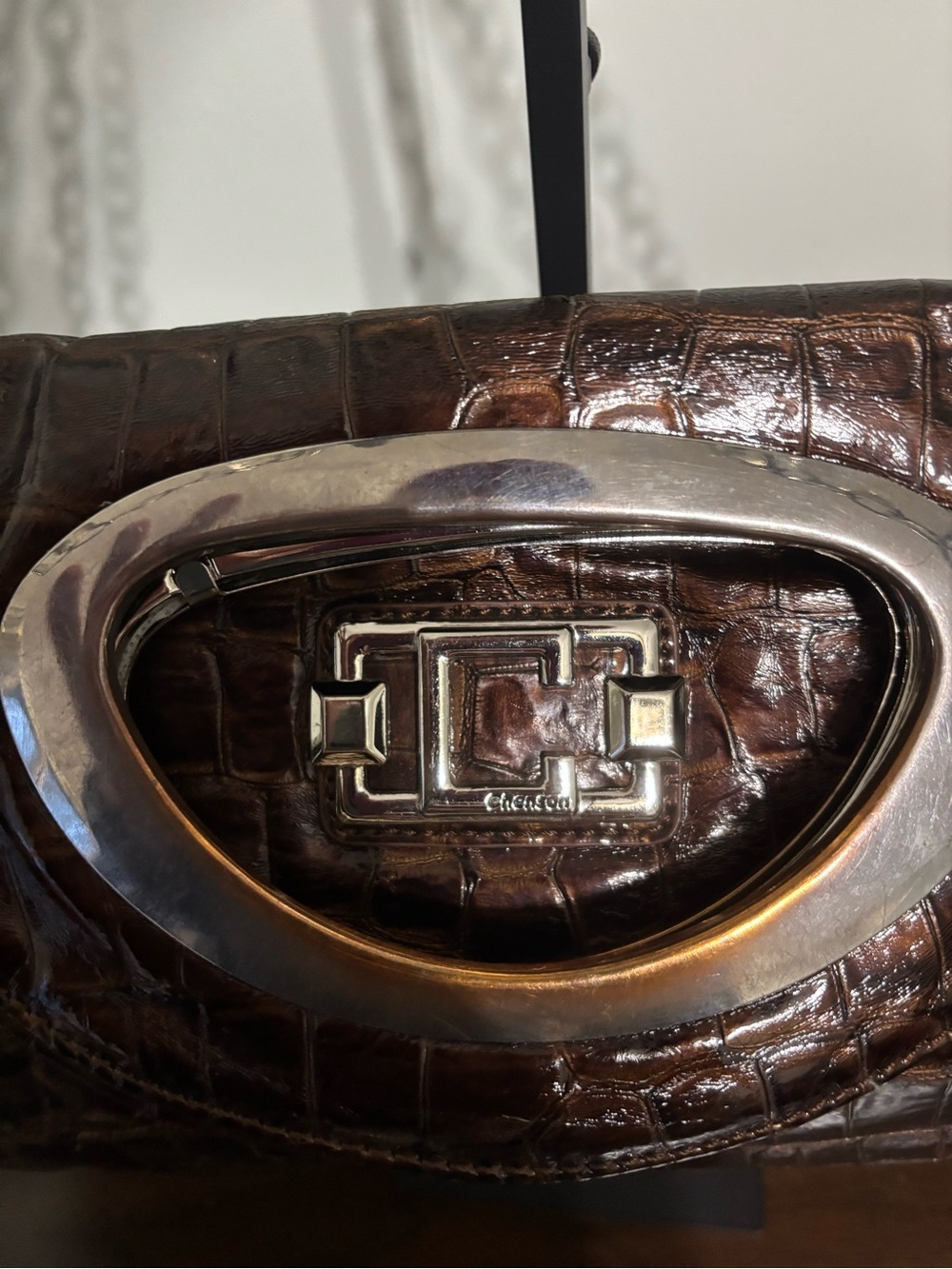 Y2K Croc-Embossed Brown Shoulder Bag with Silver Chain Straps - Picture 3 of 11